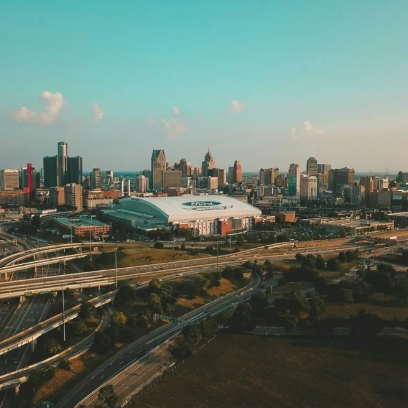 Starting an Online Store in Kalamazoo: Shopify vs. WooCommerce